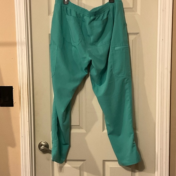 Figs Scrub Set - Picture 6 of 8